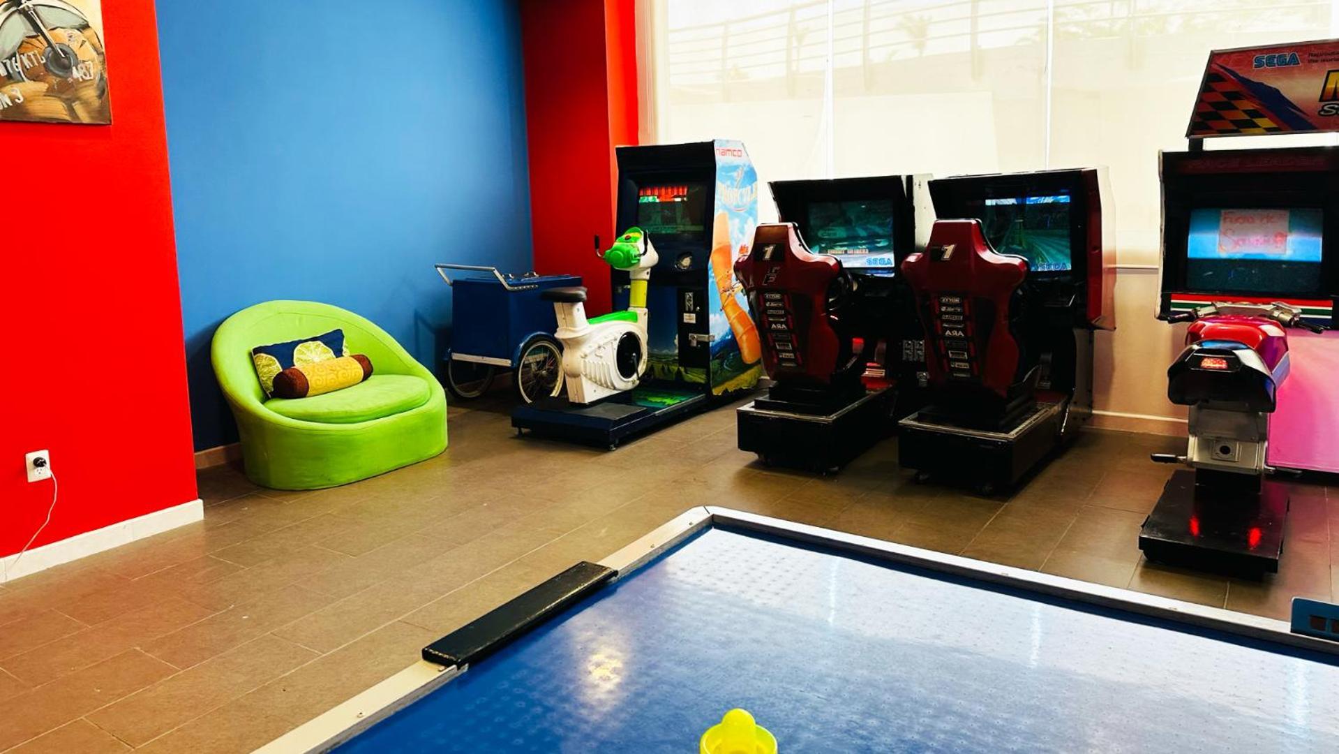 パラシオ ムンド インペリアル アカプルコ エクステリア 写真 The game room at the hospital