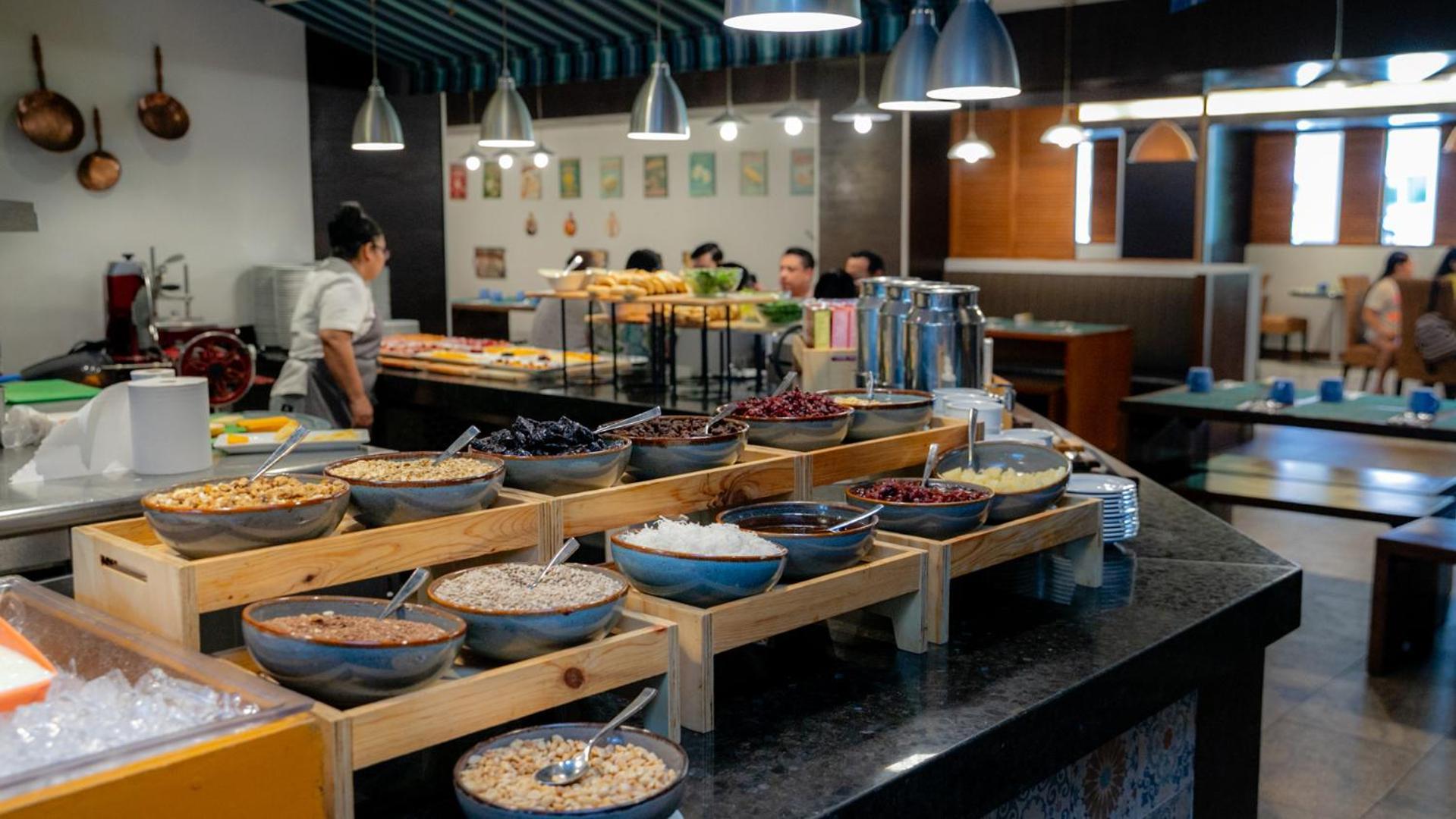 パラシオ ムンド インペリアル アカプルコ エクステリア 写真 A breakfast buffet at a hotel